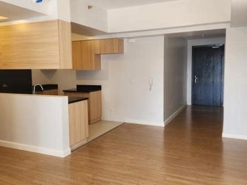 BRAND NEW UNIT! 2 BEDROOM FOR SALE IN PARK TRIANGLE RESIDENCES BGC! GOOD DEAL!