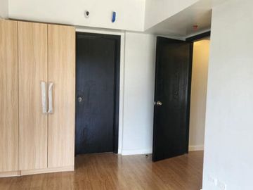 BRAND NEW UNIT! 2 BEDROOM FOR SALE IN PARK TRIANGLE RESIDENCES BGC! GOOD DEAL!