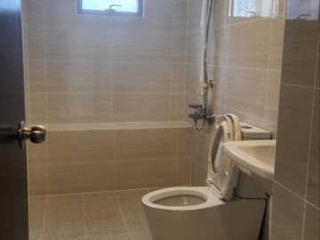 BRAND NEW UNIT! 2 BEDROOM FOR SALE IN PARK TRIANGLE RESIDENCES BGC! GOOD DEAL!