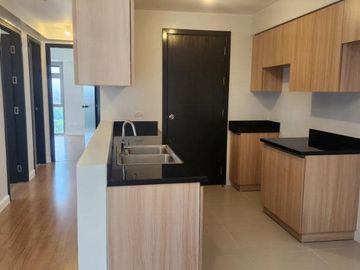 BRAND NEW UNIT! 2 BEDROOM FOR SALE IN PARK TRIANGLE RESIDENCES BGC! GOOD DEAL!