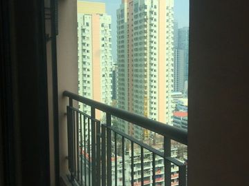 rent to own 2 bedroom ready for occupancy condo penthouse unit near legzpi salcedo village amorsolo rufino feu ceu glorietta don bosco school and chur