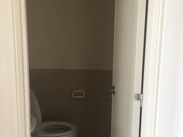 rent to own 2 bedroom ready for occupancy condo penthouse unit near legzpi salcedo village amorsolo rufino feu ceu glorietta don bosco school and chur