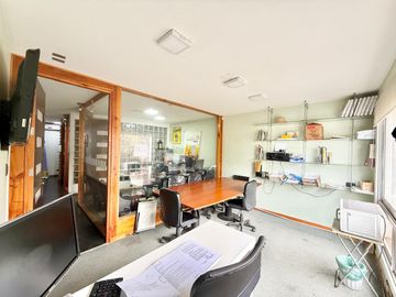 Se vende oficina céntrica, frente a Plaza de Armas de Curicó