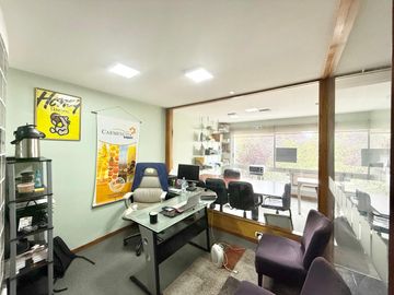 Se vende oficina céntrica, frente a Plaza de Armas de Curicó