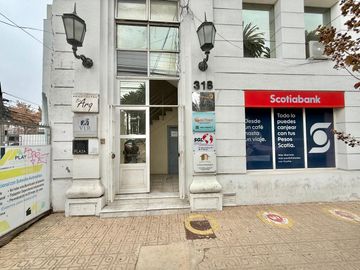 Se vende oficina céntrica, frente a Plaza de Armas de Curicó