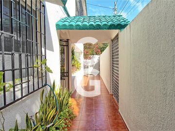 Casa en Venta en Cancun en Calle Jaleb en Cancun Centro con 5 Recamaras