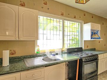 Casa en Venta en Cancun en Calle Jaleb en Cancun Centro con 5 Recamaras