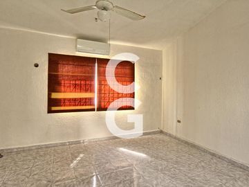 Casa en Venta en Cancun en Calle Jaleb en Cancun Centro con 5 Recamaras