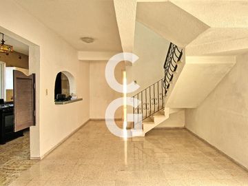 Casa en Venta en Cancun en Calle Jaleb en Cancun Centro con 5 Recamaras