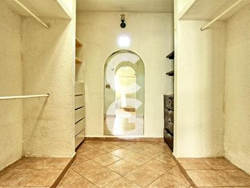 Casa en Venta en Cancun en Calle Jaleb en Cancun Centro con 5 Recamaras