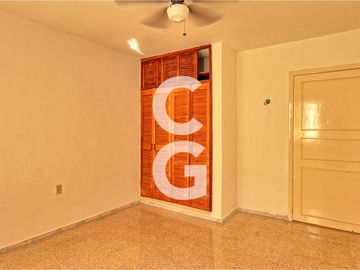 Casa en Venta en Cancun en Calle Jaleb en Cancun Centro con 5 Recamaras