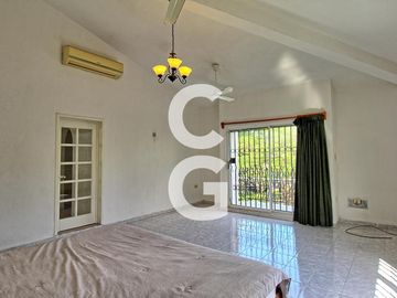 Casa en Venta en Cancun en Calle Jaleb en Cancun Centro con 5 Recamaras