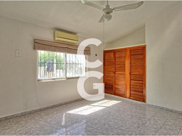 Casa en Venta en Cancun en Calle Jaleb en Cancun Centro con 5 Recamaras