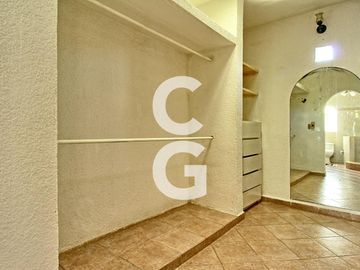 Casa en Venta en Cancun en Calle Jaleb en Cancun Centro con 5 Recamaras