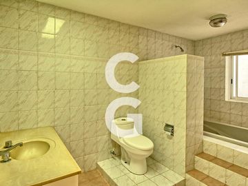 Casa en Venta en Cancun en Calle Jaleb en Cancun Centro con 5 Recamaras