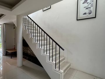 Dijual Rumah Dian Istana Moca Verbana Surabaya SHM Siap Huni Terawat Full Furnished