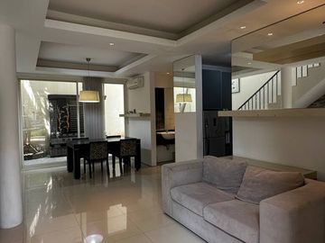 Dijual Rumah Dian Istana Moca Verbana Surabaya SHM Siap Huni Terawat Full Furnished