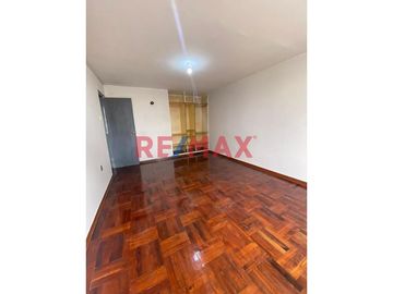 ID: 1076958 - 𝐒𝐞 𝐯𝐞𝐧𝐝𝐞 𝐚𝐦𝐩𝐥𝐢𝐚 𝐜𝐚𝐬𝐚 𝐝𝐞 𝟐 𝐩𝐢𝐬𝐨𝐬 𝐮𝐛𝐢𝐜𝐚𝐝𝐚 𝐞𝐧 𝐥𝐚 𝐀𝐯𝐞𝐧𝐢𝐝𝐚 𝐏𝐞́𝐫𝐞𝐳 𝐒𝐚𝐥𝐦𝐨́𝐧 𝐂𝐝𝐫𝐚.𝟖 - 𝐂𝐚𝐥𝐥𝐚𝐨 $𝟐𝟑𝟗,𝟎𝟎𝟎 𝐍𝐞𝐠𝐨𝐜𝐢𝐚𝐛𝐥𝐞.