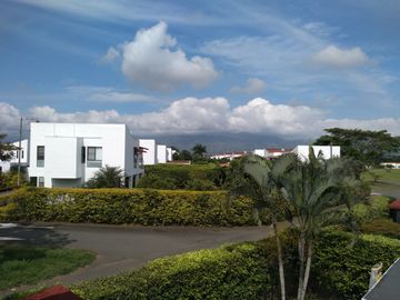 VENDO CASA EN LA MORADA A LAS AFUERAS DE CALI VALLE DEL CAUCA