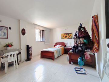 Venta de apartamento tipo casa en Medellín, Simón Bolívar