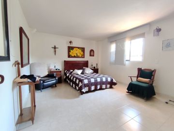 Venta de apartamento tipo casa en Medellín, Simón Bolívar