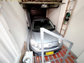 Venta de apartamento tipo casa en Medellín, Simón Bolívar