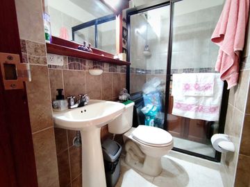 Venta de apartamento tipo casa en Medellín, Simón Bolívar