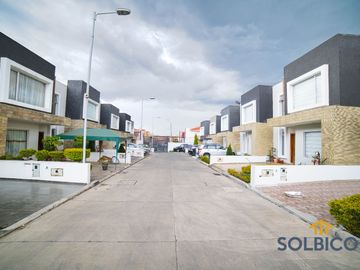 Casa en Ricuarte cercana a los bomberos y megatienda del sur de Ricauarte