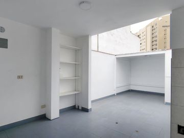 Vendo Lujoso Penthouse Duplex a 1 cdra de Malecón