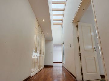 Vendo Lujoso Penthouse Duplex a 1 cdra de Malecón