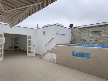 Vendo Lujoso Penthouse Duplex a 1 cdra de Malecón