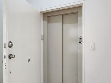 Vendo Lujoso Penthouse Duplex a 1 cdra de Malecón