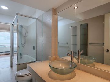 Vendo Lujoso Penthouse Duplex a 1 cdra de Malecón
