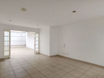 Vendo Lujoso Penthouse Duplex a 1 cdra de Malecón