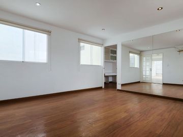 Vendo Lujoso Penthouse Duplex a 1 cdra de Malecón