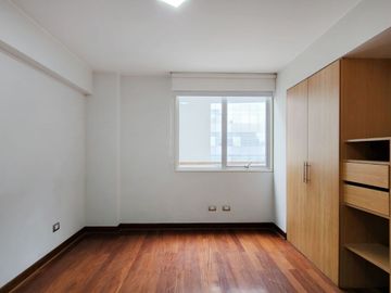 Vendo Lujoso Penthouse Duplex a 1 cdra de Malecón