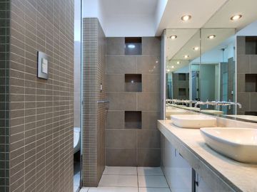 Vendo Lujoso Penthouse Duplex a 1 cdra de Malecón