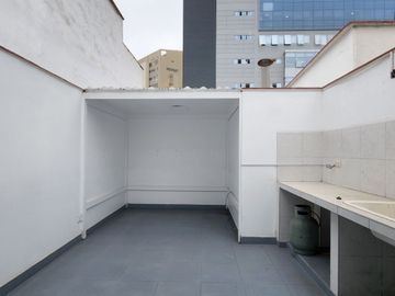 Vendo Lujoso Penthouse Duplex a 1 cdra de Malecón