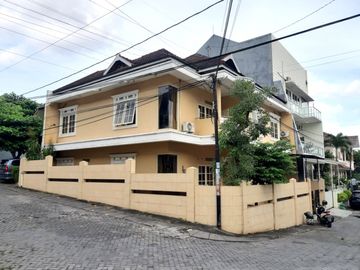 Rumah Hook Mewah di Perumahan Tata Bumi Godean