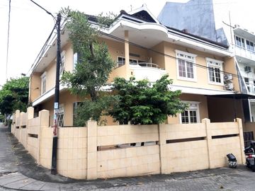 Rumah Hook Mewah di Perumahan Tata Bumi Godean