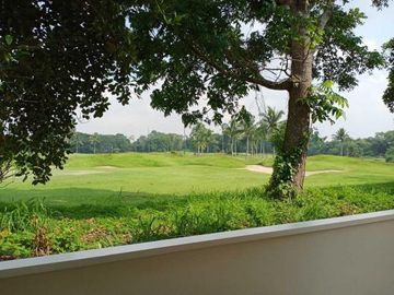 Income generating out of town 3 bedroom villas with a prefect view of the golf course in Silang nearby Tagaytay