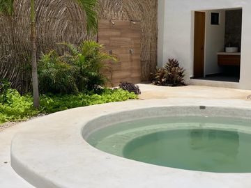 DEPARTAMENTOS DE DOS HABITACIONES AMUEBLADOS Y EQUIPADOS SOBRE AV. PRINCIPAL EN TULUM