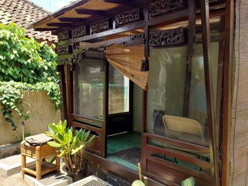 Rumah Etnik Luas Hanya 100 meter dari Perempatan Gedongkuning