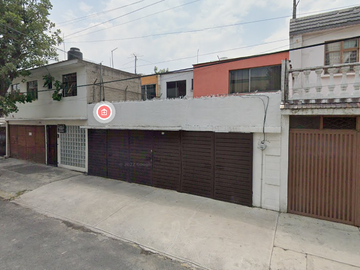 CASA EN VENTA EN EL RETOÑO, IZTAPALAPA JUNTO A PORTAL CHURUBUSCO