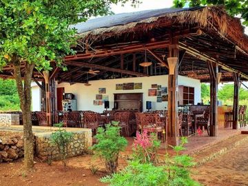 SPECTACULAR SIQUIJOR RESORT FOR SALE SIQ00124