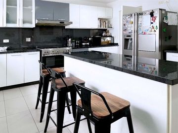 VENDO DEPARTAMENTO EN AV. ANGAMOS OESTE - MIRAFLORES