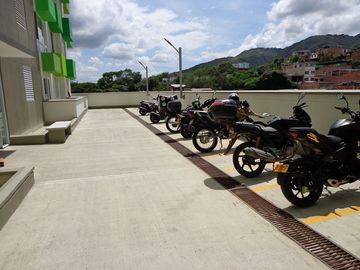 VENDO EXCELENTE APTO CONJUNTO BORA GIRON