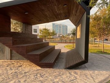 CASA EN VENTA CON CUARTA RECAMARA EN PLANTA BAJA, CUARTO DE SERVICIO Y ROOF TOP EN LA RESERVA JURIQUILLA