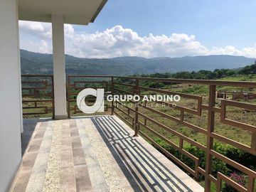 Se vende Parcela en Condominio Castilla Real - Pinchote