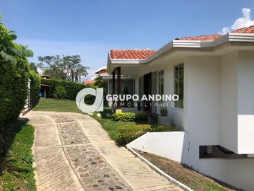 Se vende Parcela en Condominio Castilla Real - Pinchote